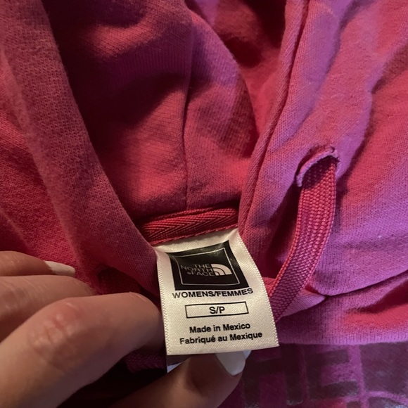 ‼️THRIFT STORE ALERT MAKE OFFER The North Face Hoodie Pink Pullover Sweatshirt - Picture 3 of 5